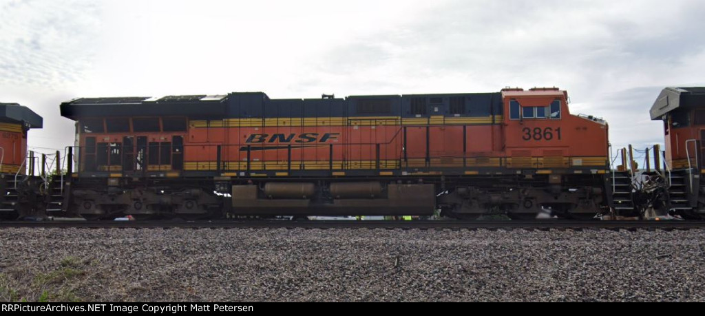 BNSF 3861